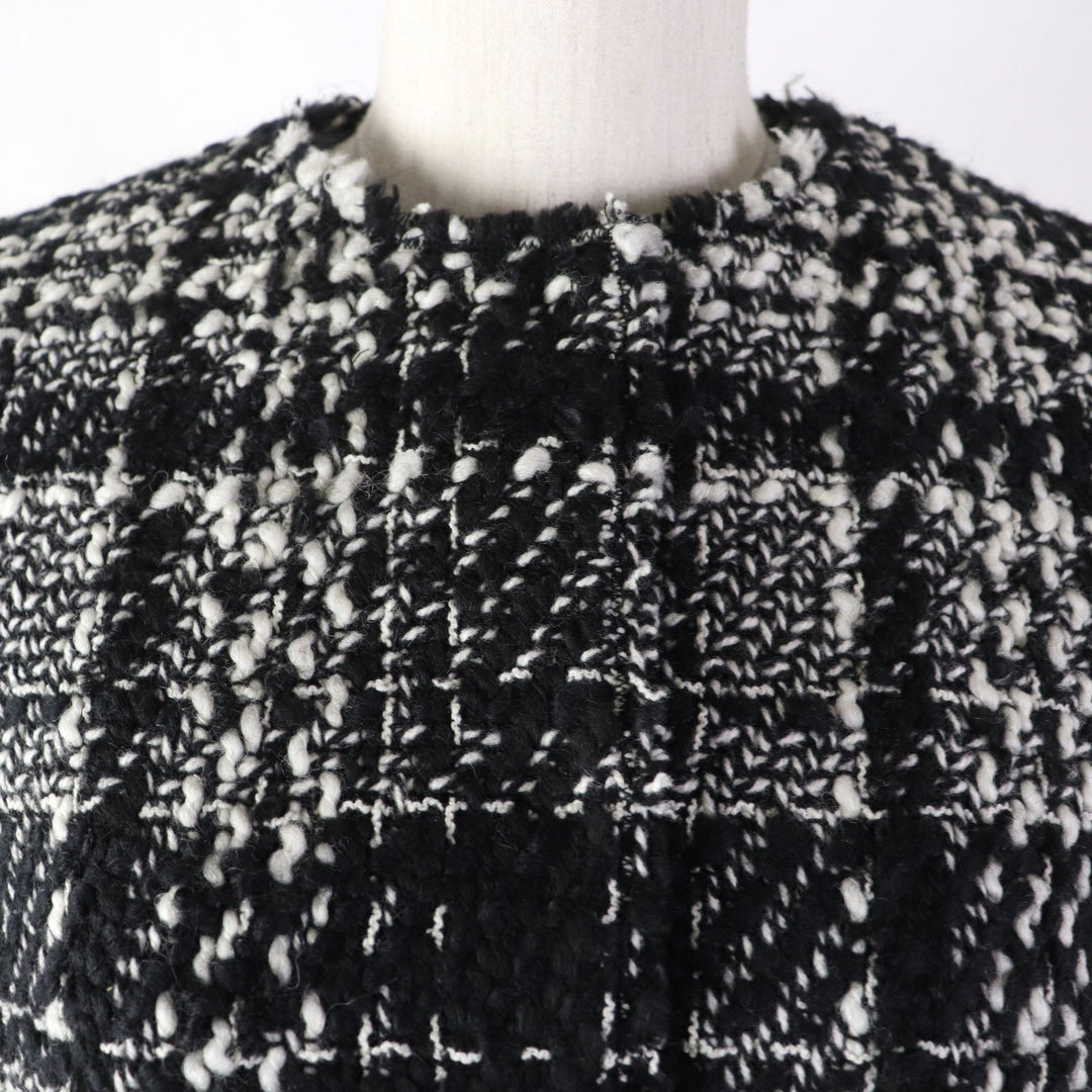 DOLCE&GABBANA ensemble Main: 78% wool, Main: 18% nylon, Main: 3% mohair, Main: 3% alpaca, Lining: 96% silk, : 3% alpaca Lining: 100% polyester black Women (Top) 36, (Bottom) 38 Used Authentic