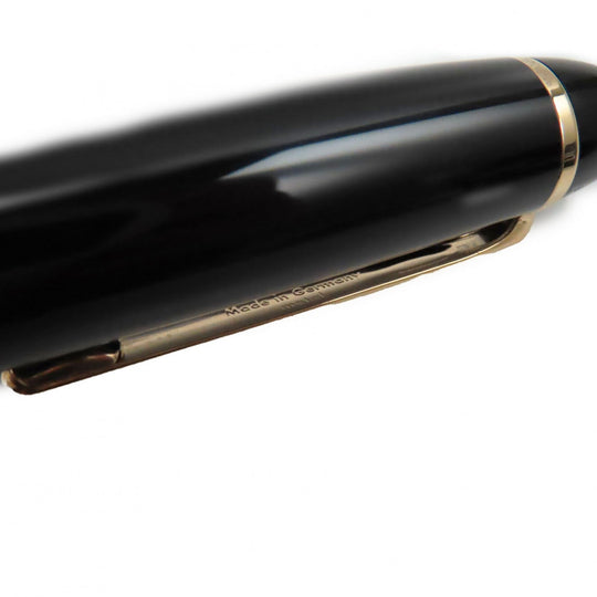 MONTBLANC Ballpoint pen Precious resin Black gold Meisterstck Classic mens Used Authentic