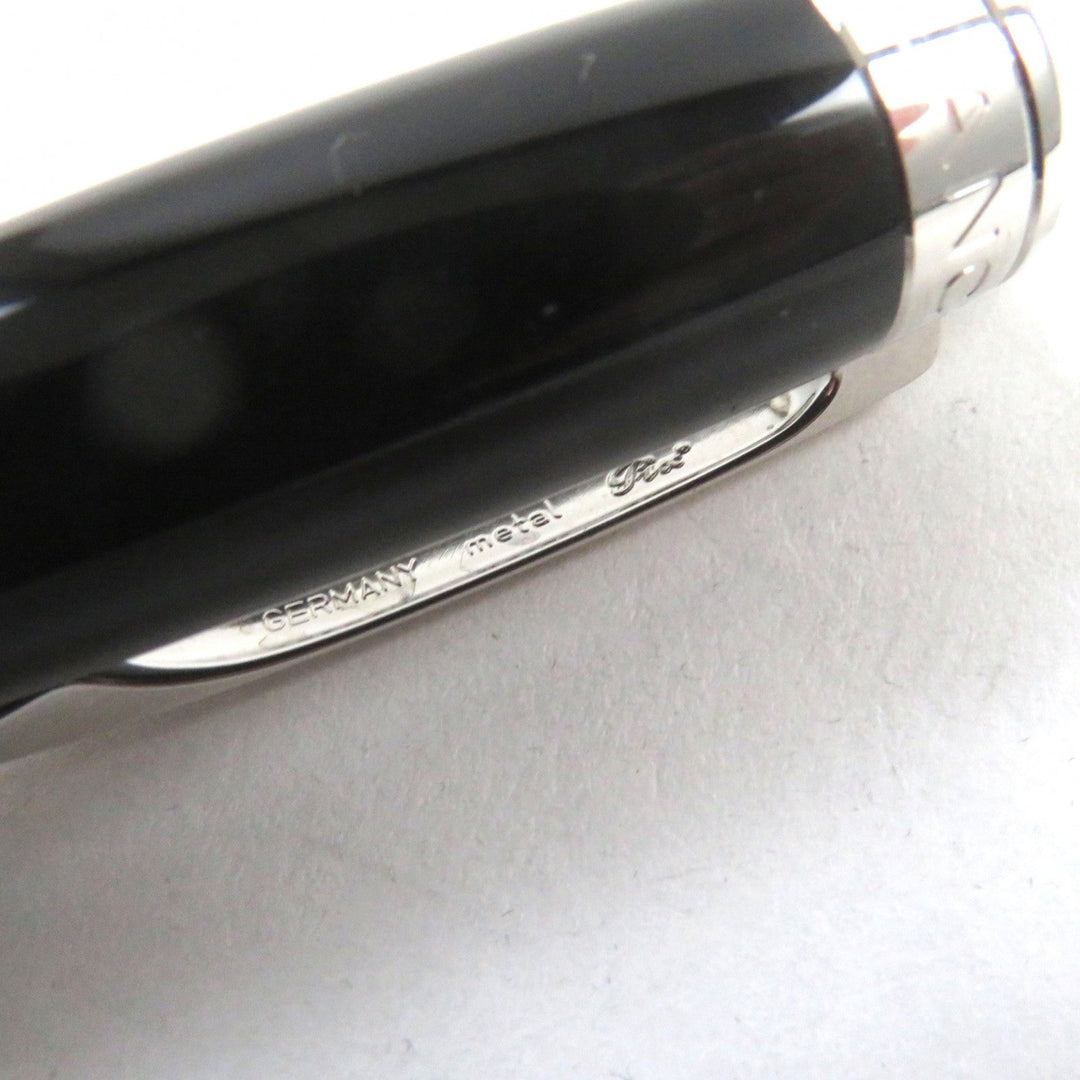 MONTBLANC Ballpoint pen resin Black Silver Starwalker Fineliner mens Used Authentic