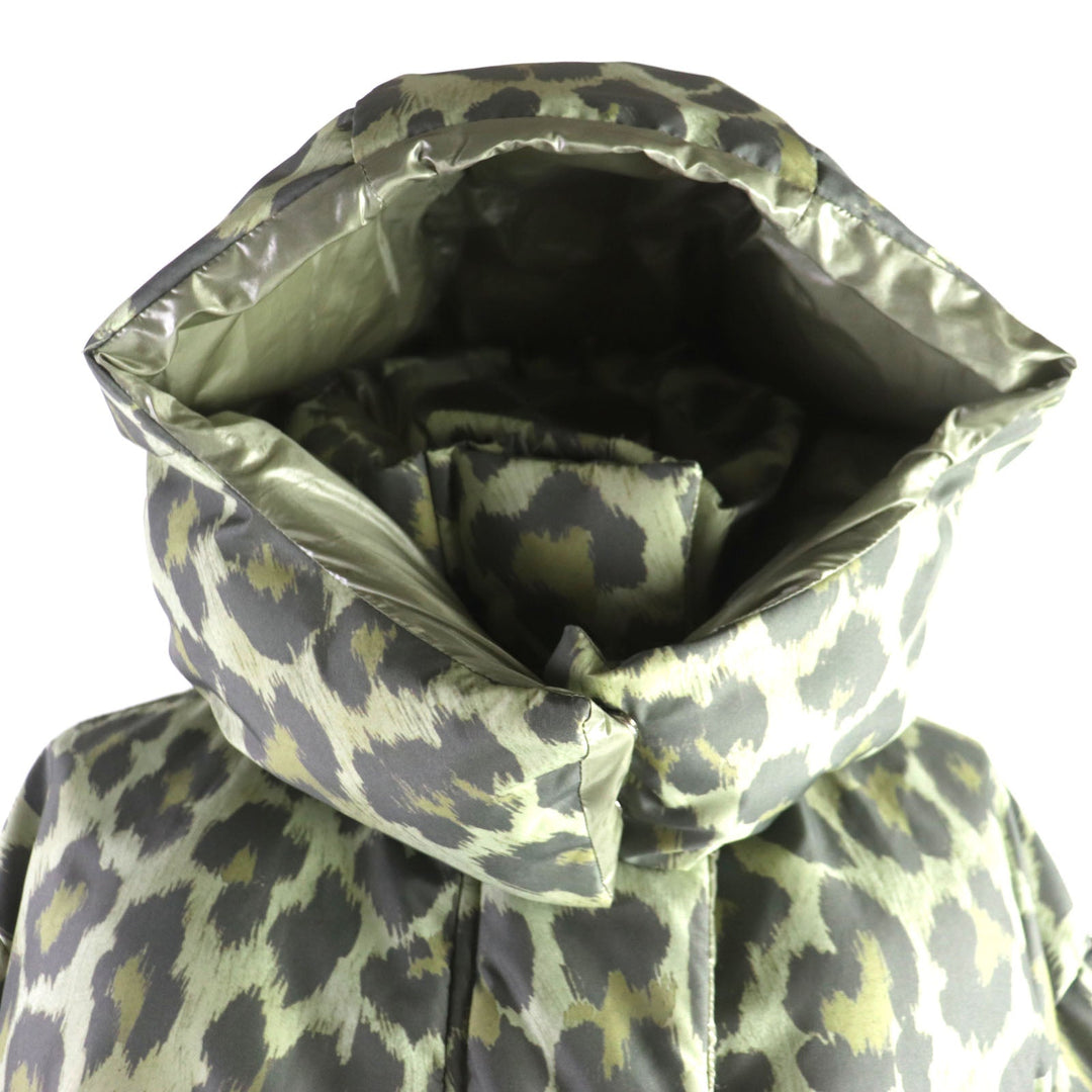 Sacai Blouson 22-06404 Outer: 100% polyester, Lining: 100% nylon, Filling: 100% polyester green Women 1 Used Authentic