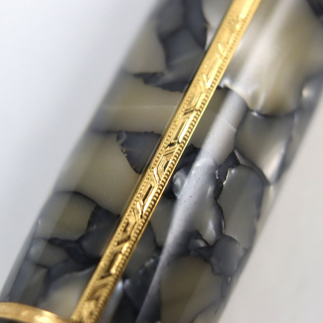 MONTBLANC fountain pen Nib: K18, Main: Gold Plated Resin Dark brown Meisterstck Writers Series 1996 Alexandre Dumas mens Used Authentic