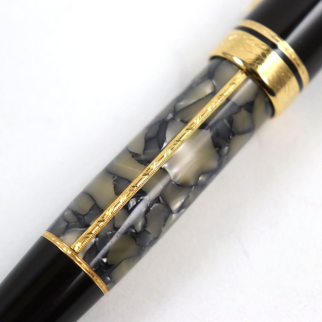 MONTBLANC fountain pen Nib: K18, Main: Gold Plated Resin Dark brown Meisterstck Writers Series 1996 Alexandre Dumas mens Used Authentic