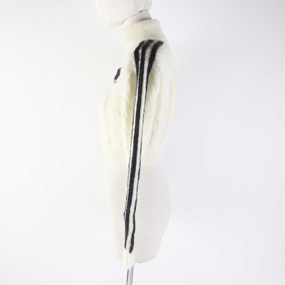 GUCCI knit 713023 Outer: 67% mohair, Outer: 28% nylon, Outer: 5% wool, Part: 63% mohair, Part: 29% nylon, : 7% wool, 1% polyurethane Embroidery: 67% mohair, 28% nylon, 5% wool Inner: 75% acetate, 25% silk white Women XS Used Authentic