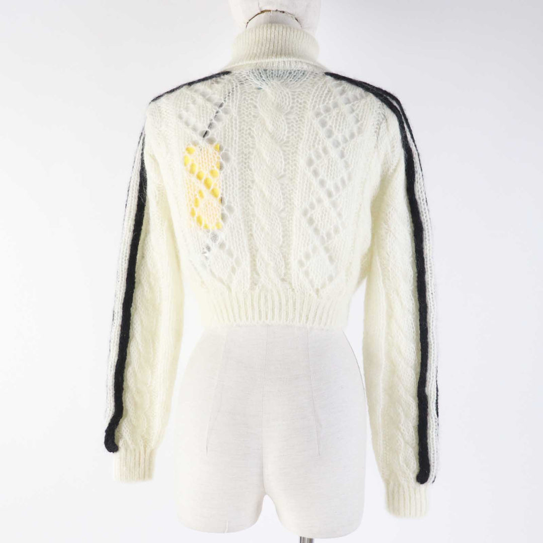 GUCCI knit 713023 Outer: 67% mohair, Outer: 28% nylon, Outer: 5% wool, Part: 63% mohair, Part: 29% nylon, : 7% wool, 1% polyurethane Embroidery: 67% mohair, 28% nylon, 5% wool Inner: 75% acetate, 25% silk white Women XS Used Authentic