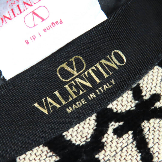VALENTINO hat 3W2HGA65IEK Outer material: 40% cotton, Outer material: 33% rayon, Outer material: 27% polyester, Lining: 100% polyester Beige black Iconography Bucket Hat Women 56 Used Authentic