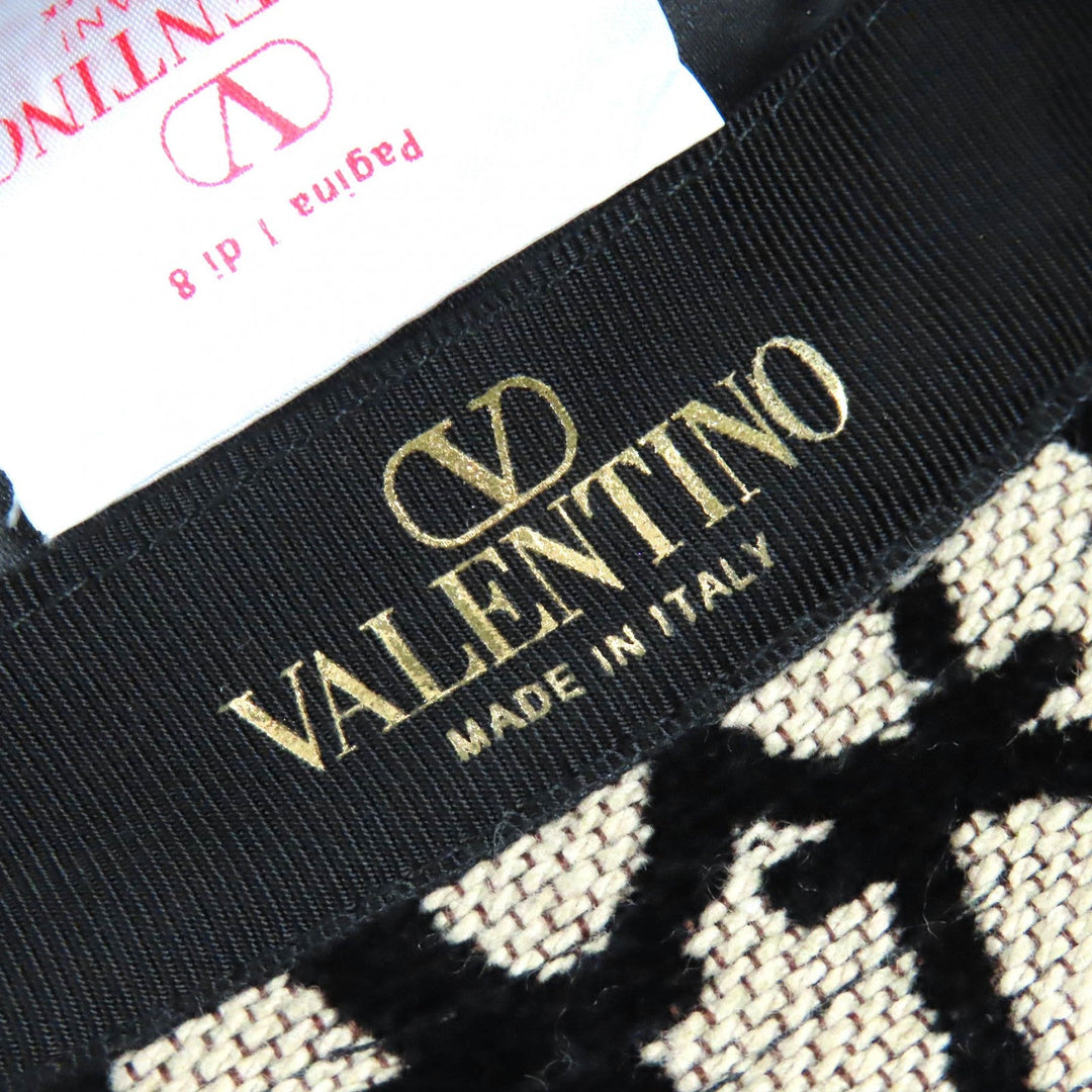 VALENTINO hat 3W2HGA65IEK Outer material: 40% cotton, Outer material: 33% rayon, Outer material: 27% polyester, Lining: 100% polyester Beige black Iconography Bucket Hat Women 56 Used Authentic