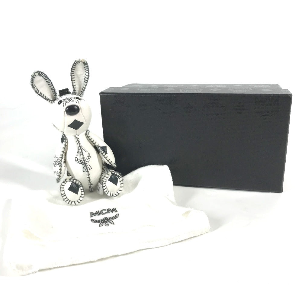 MCM key ring leather white Visetos logo Rabbit rabbit Women Used Authentic