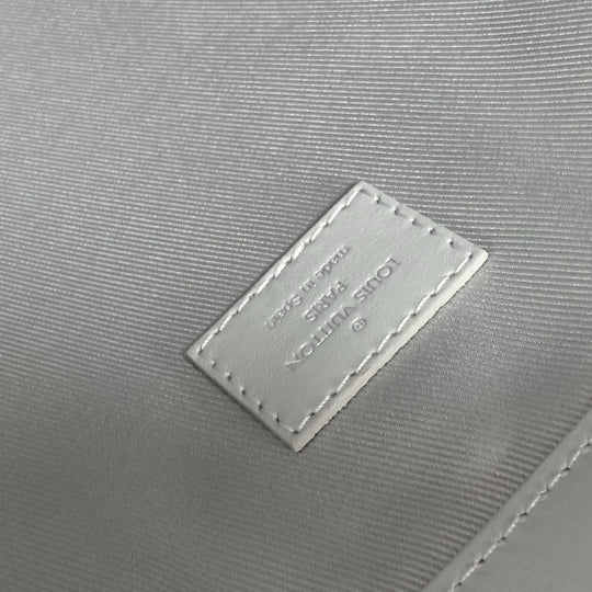 LOUIS VUITTON Tote Bag M44627 Monogram canvas white Monogram white Flat Vertical Tote mens Used Authentic