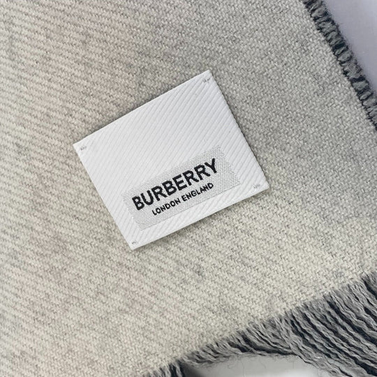 BURBERRY Scarf 80085081 wool Black x white Two-tone fringe scarf Women Used Authentic