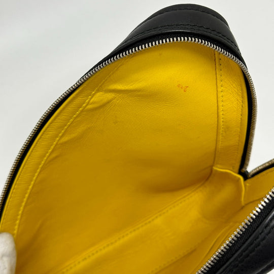 BALENCIAGA Pouch 476976 leather black Triangle triangle mens Used Authentic