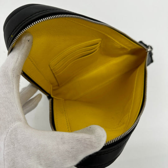 BALENCIAGA Pouch 476976 leather black Triangle triangle mens Used Authentic