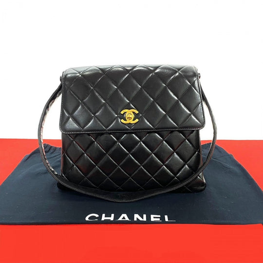 CHANEL Shoulder Bag lambskin black Matrasse
