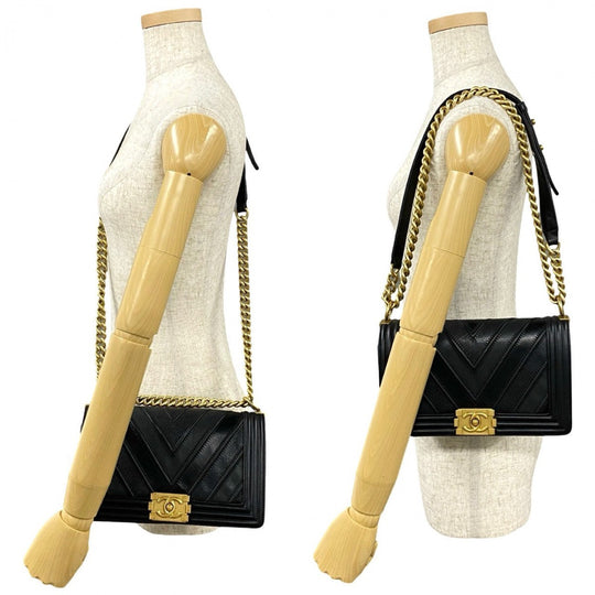 CHANEL Shoulder Bag leather black Boy chanel