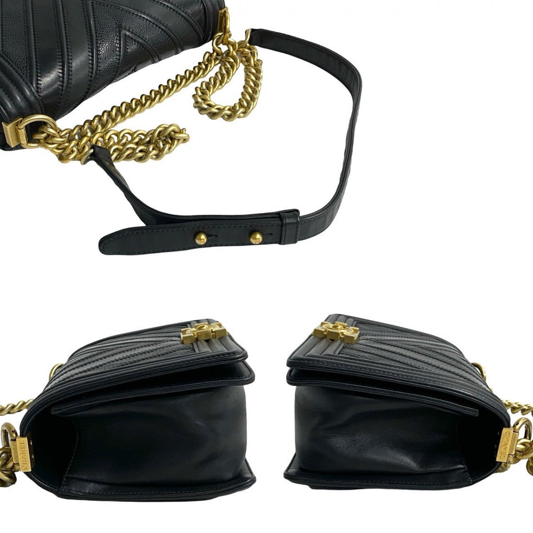 CHANEL Shoulder Bag leather black Boy chanel