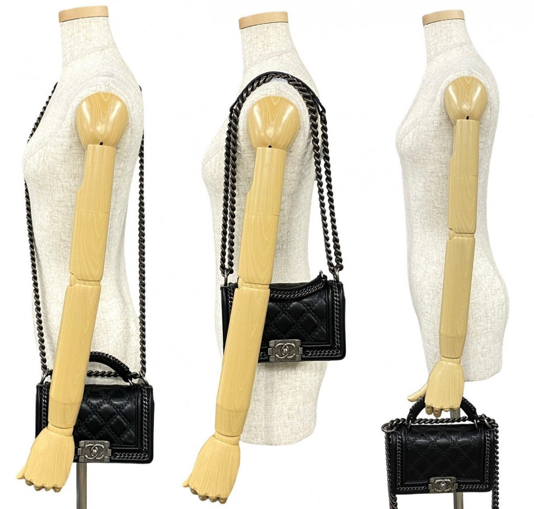 CHANEL Shoulder Bag leather black Boy chanel