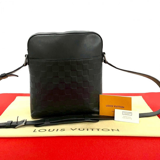 LOUIS VUITTON Shoulder Bag N23355 leather black Messenger bag Pochette District