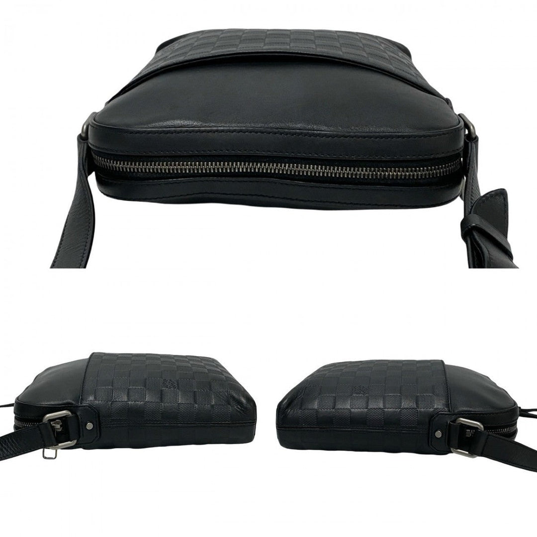 LOUIS VUITTON Shoulder Bag N23355 leather black Messenger bag Pochette District