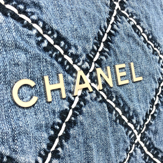 CHANEL Shoulder Bag AS3260 denim blue Chanel 22 Matelasse with medal charm Women Used Authentic