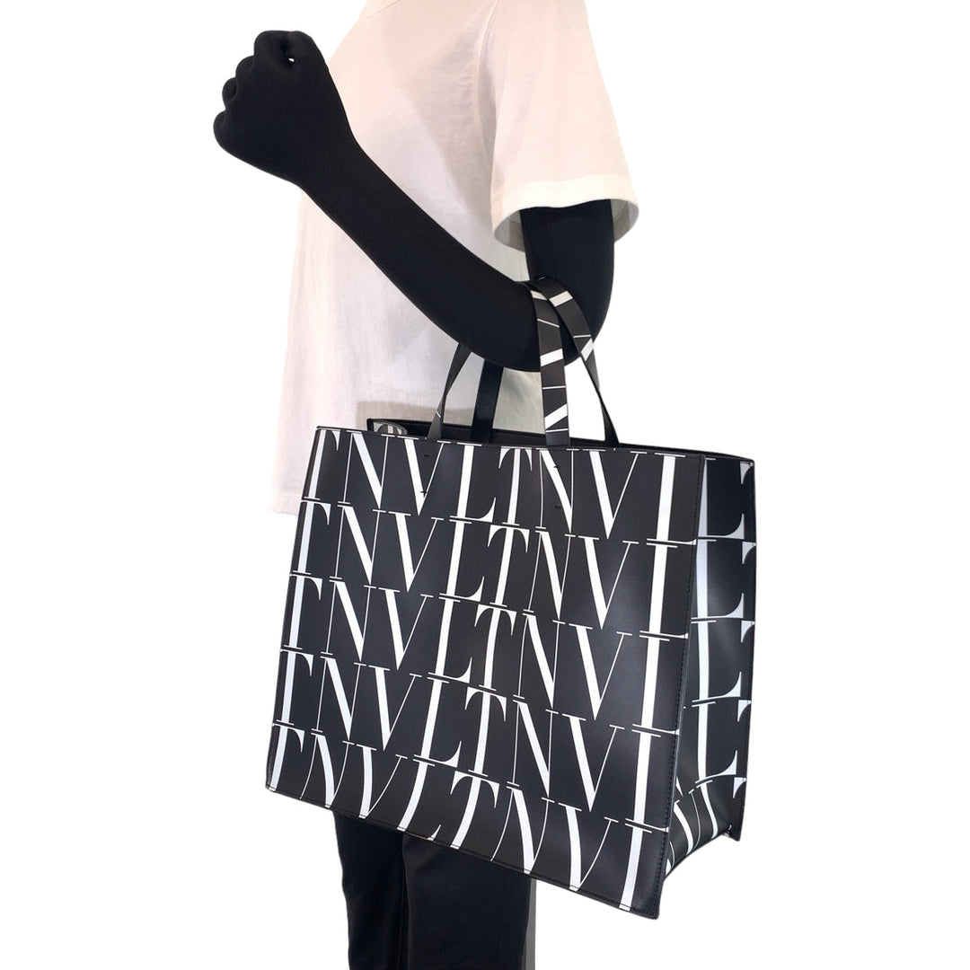 VALENTINO Tote Bag WY2B0963 Calfskin black black white Tote Bag Handbag A4 compatible VLTN Women Used Authentic