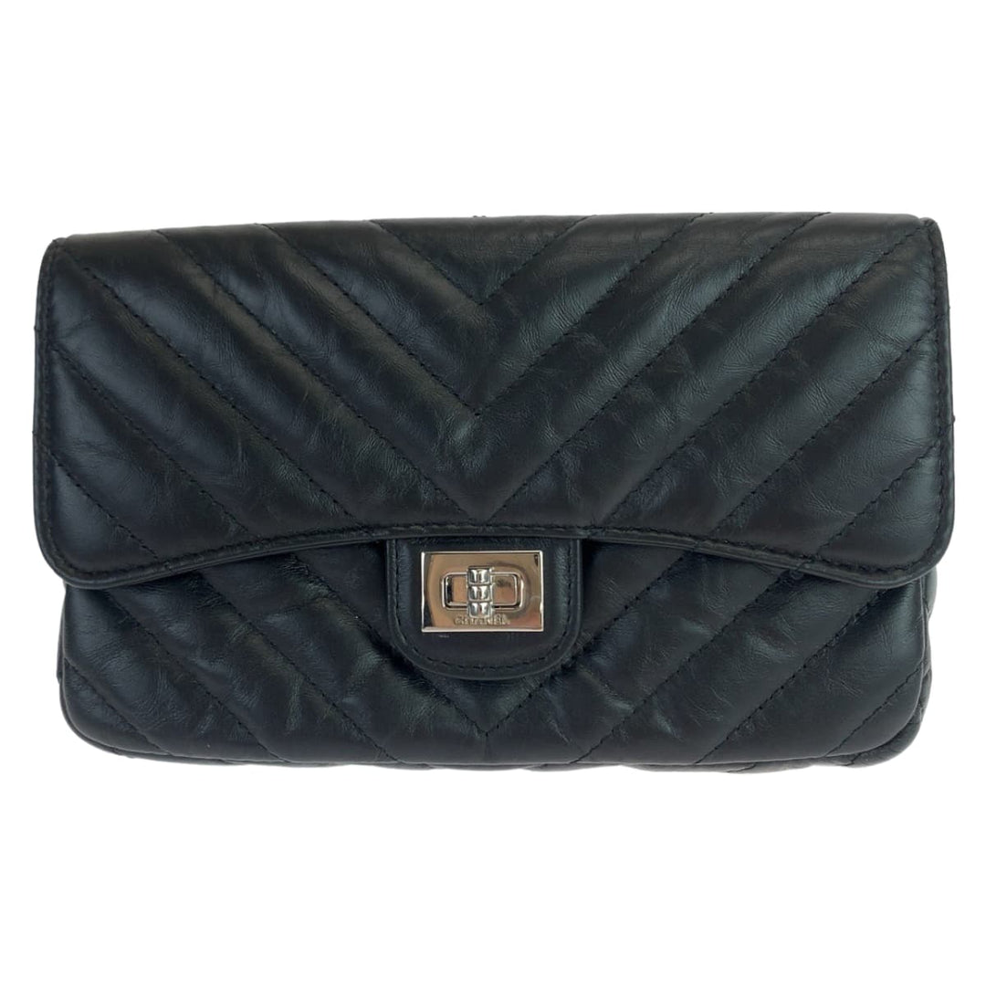 CHANEL Shoulder Bag lambskin Black SilverMetal Shoulder Bag Crossbody Chevron Vstitch Turn lock Women Used Authentic