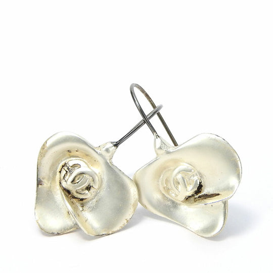 CHANEL Pierce metal Silver Flower motif Women Used Authentic