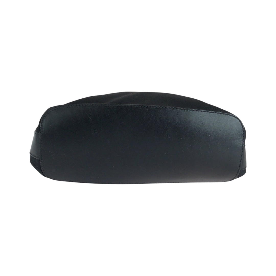 GUCCI Shoulder Bag 001 3374 Nylon Black SilverMetal ChainShoulder Bag Women Used Authentic