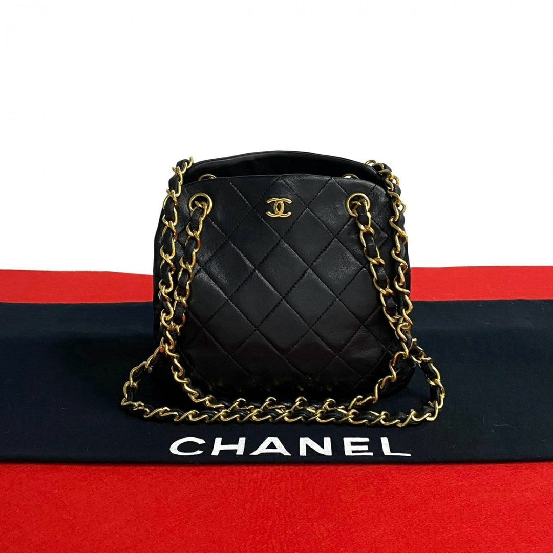 CHANEL Shoulder Bag lambskin black Matrasse