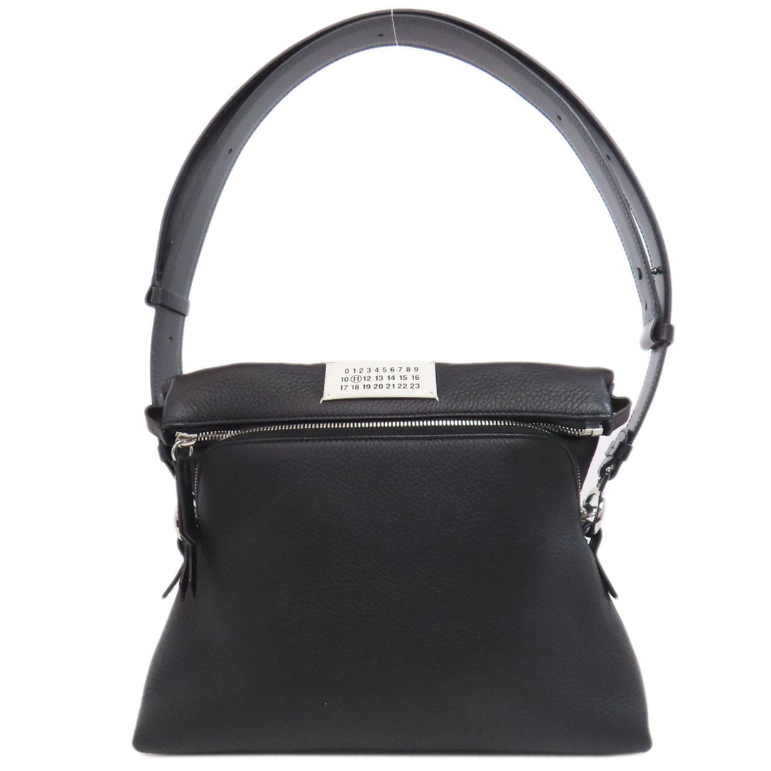 Maison Margiela Shoulder Bag Calfskin black MM6