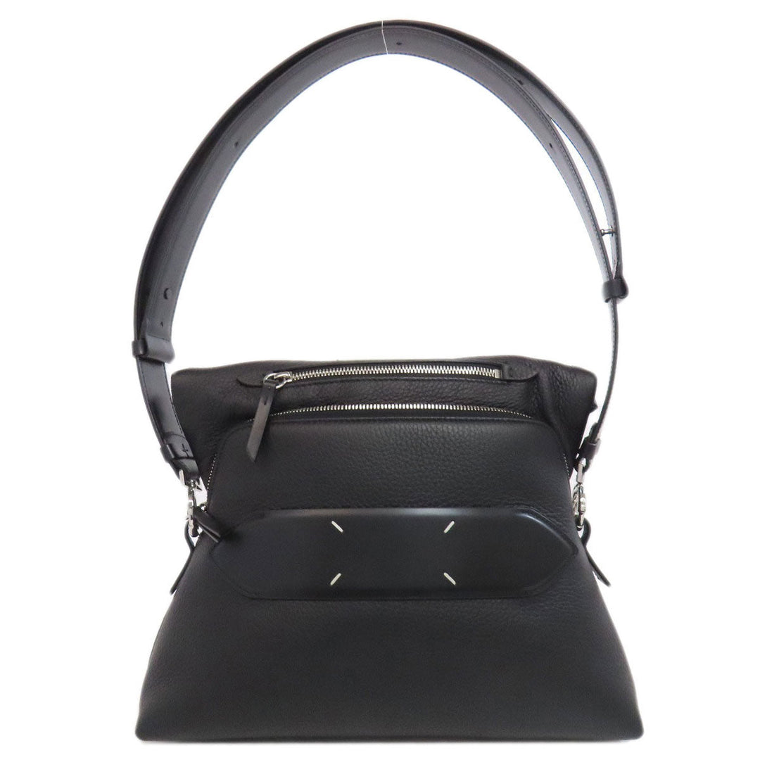 Maison Margiela Shoulder Bag Calfskin black MM6