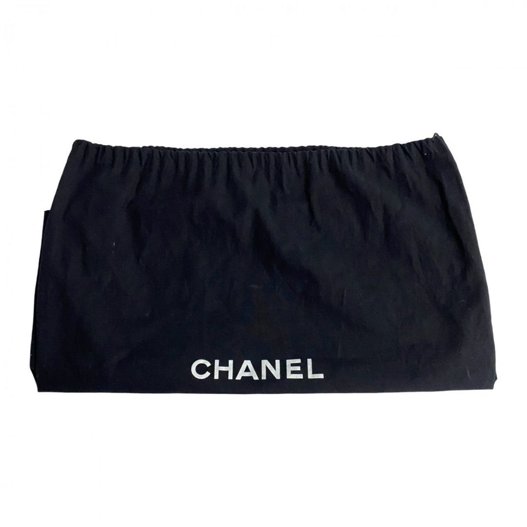 CHANEL Shoulder Bag Patent leather black Matrasse