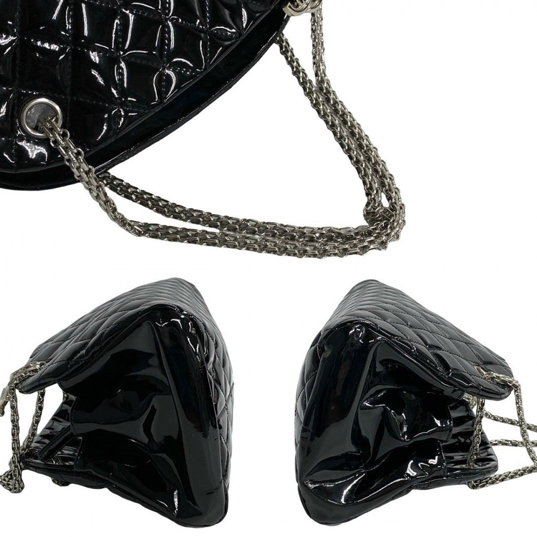 CHANEL Shoulder Bag Patent leather black Matrasse