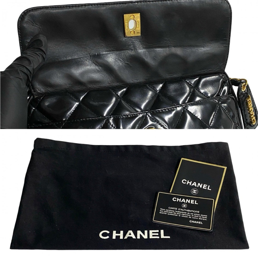 CHANEL Shoulder Bag Patent leather black Matrasse
