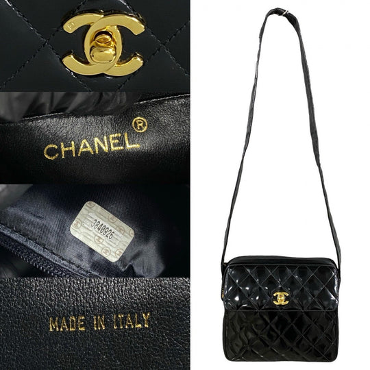 CHANEL Shoulder Bag Patent leather black Matrasse