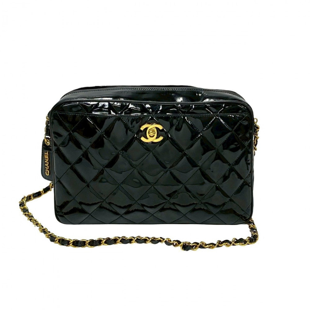 CHANEL Shoulder Bag Patent leather black Matrasse