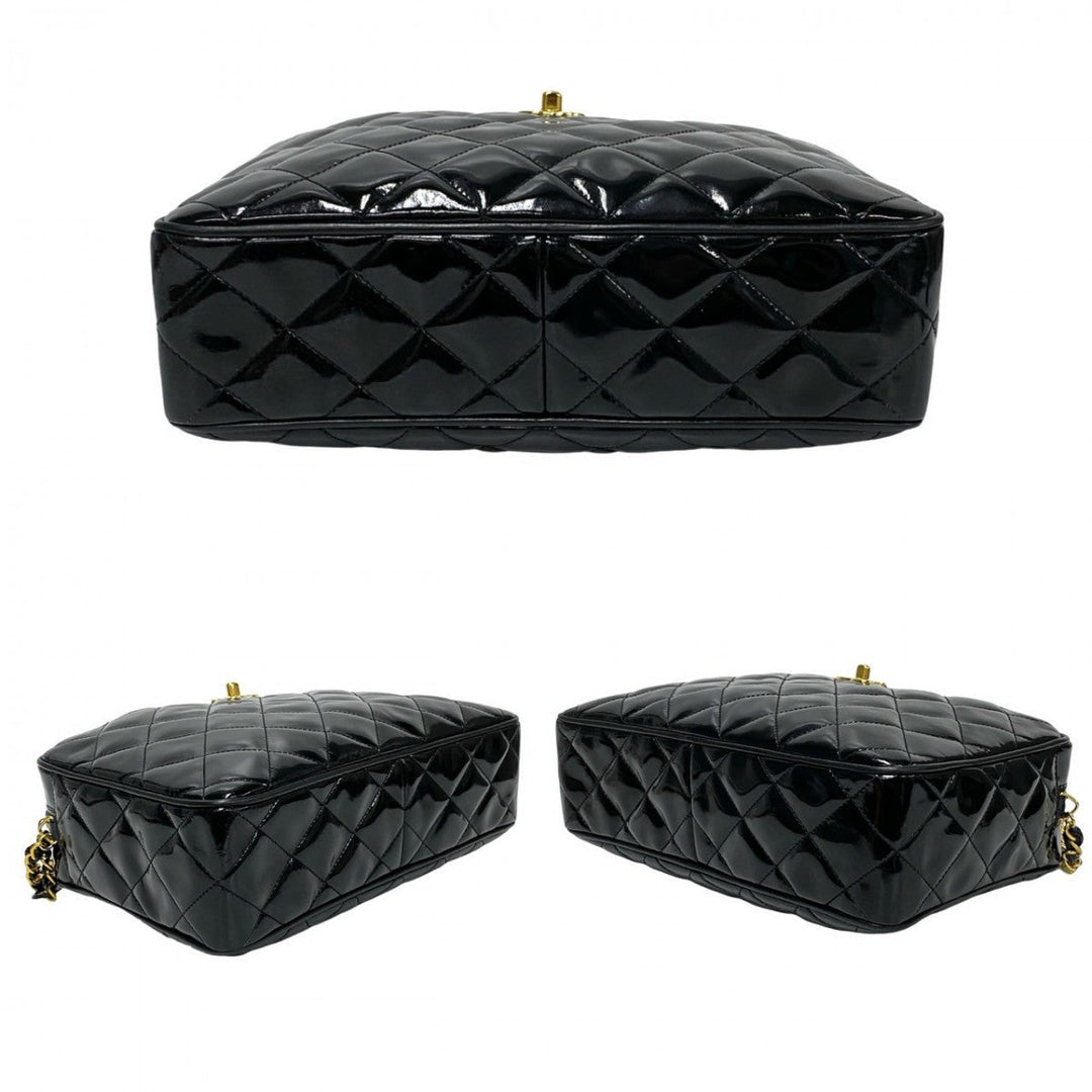 CHANEL Shoulder Bag Patent leather black Matrasse