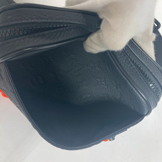 LOUIS VUITTON Waist bag M53550 leather black Sling bag Pochette Volga mens Used Authentic