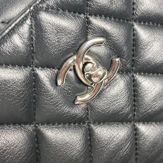 CHANEL Shoulder Bag A91046 lambskin black CC COCO Mark Matelasse Quilting unisex(Unisex) Used Authentic