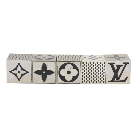 LOUIS VUITTON Other miscellaneous goods M99454 magnet Silver Table game Cube game mens(Unisex) Used Authentic