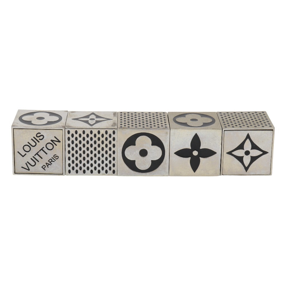 LOUIS VUITTON Other miscellaneous goods M99454 magnet Silver Table game Cube game mens(Unisex) Used Authentic