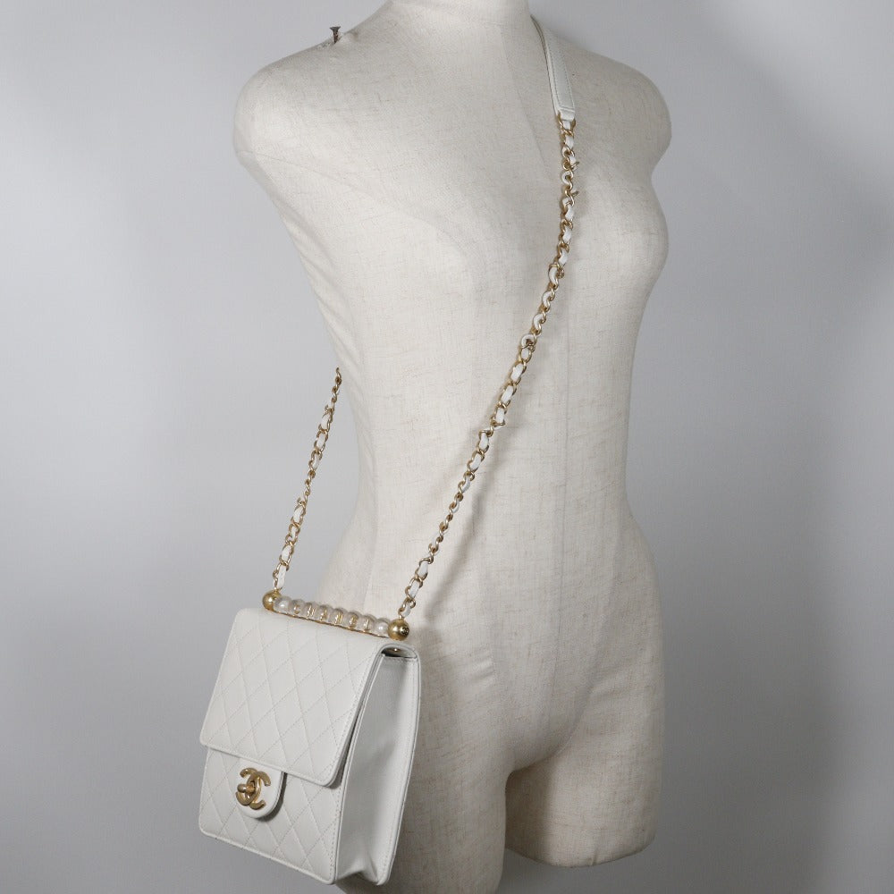 CHANEL Shoulder Bag AS0584 lambskin White Matrasse Women Used Authentic