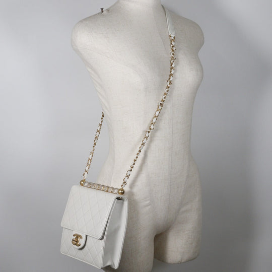 CHANEL Shoulder Bag AS0584 lambskin White Matrasse Women Used Authentic