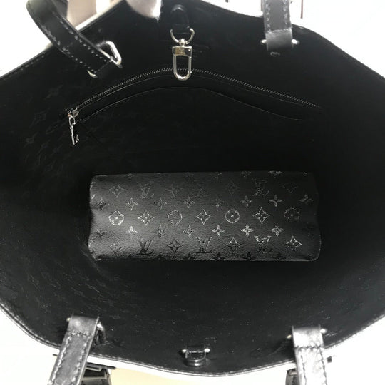LOUIS VUITTON Tote Bag M45567 Coated canvas White / black Tufted monogram LVXUF Hippo unisex(Unisex) Used Authentic