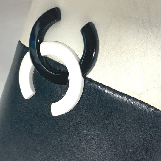 CHANEL Shoulder Bag leather white By color CC COCO Mark WChain Women Used Authentic