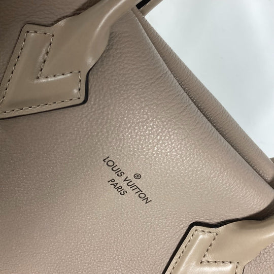 LOUIS VUITTON Tote Bag M94483 leather beige Monogram velours Tote W PM Tuftage Women Used Authentic