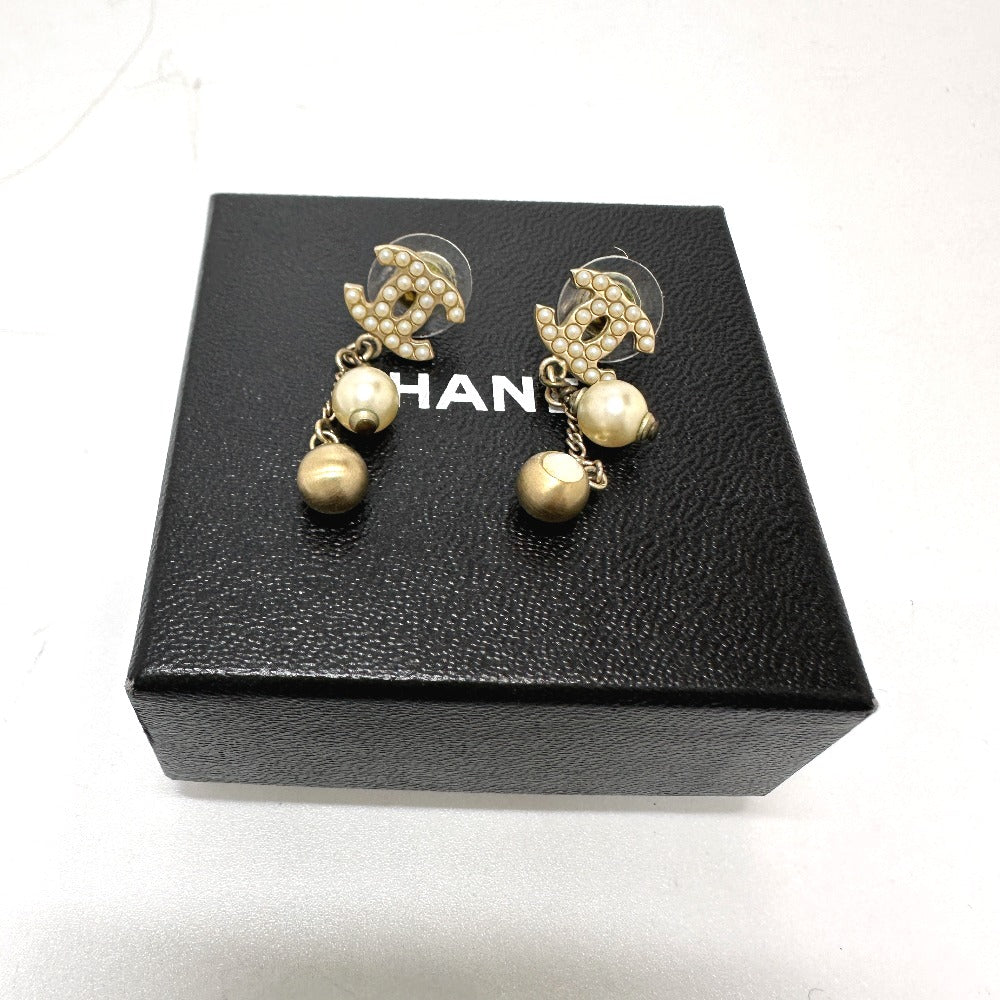 CHANEL Pierce Gold Plated gold COCO Mark Fake pearl Women Used Authentic