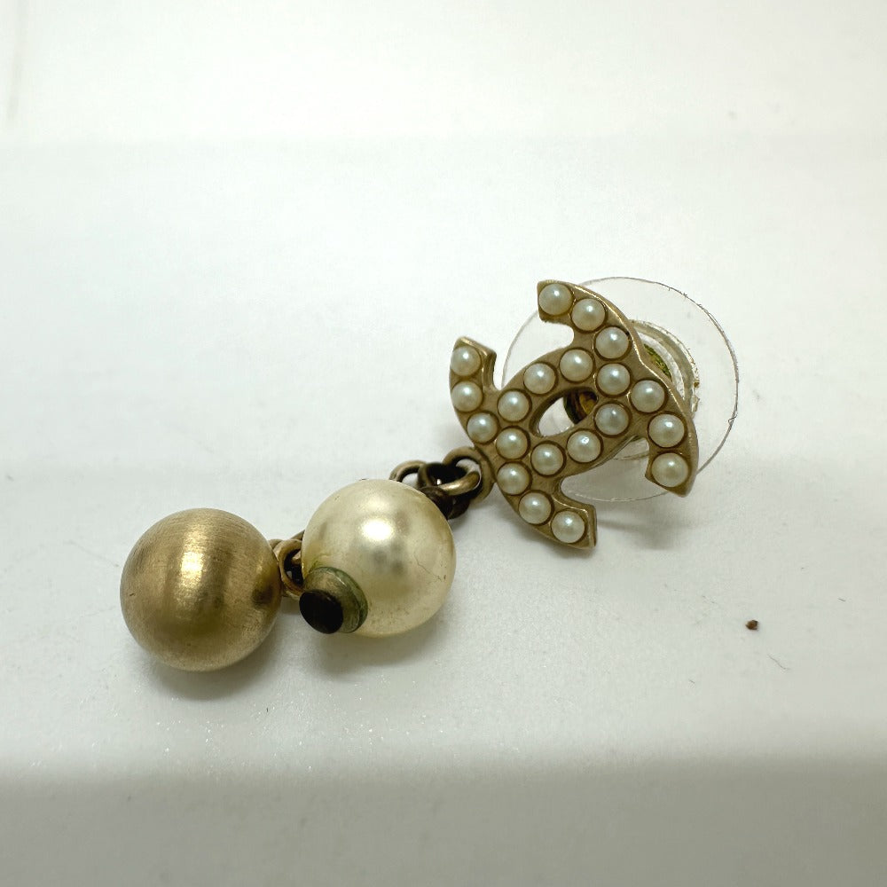 CHANEL Pierce Gold Plated gold COCO Mark Fake pearl Women Used Authentic