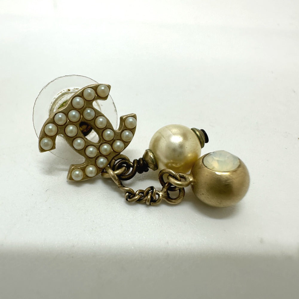 CHANEL Pierce Gold Plated gold COCO Mark Fake pearl Women Used Authentic