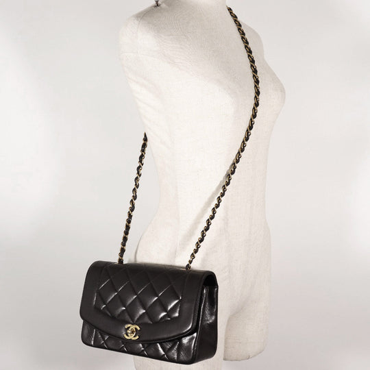 CHANEL Shoulder Bag A01164 lambskin black Matrasse ChainShoulder diana flap 22 Women Used Authentic