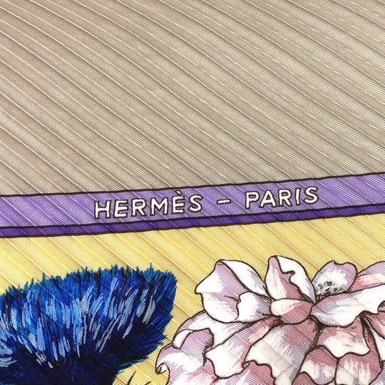 HERMES scarf silk beige REGINA Her Majesty PleatedCarre