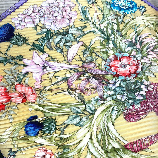 HERMES scarf silk beige REGINA Her Majesty PleatedCarre